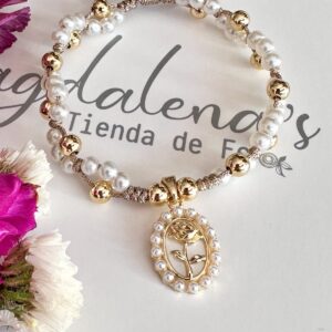 Pulsera rosa tejida