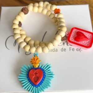 Camándula en madera con dijes Maxi