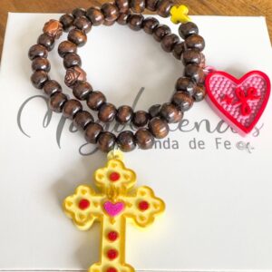 Camándula en madera con dijes Maxi